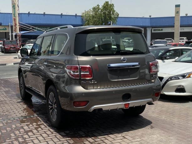 nissan-patrol-v6-se-t2-leather-platinum-upgrade-gcc-3-years-local-delar-warranty-big-5