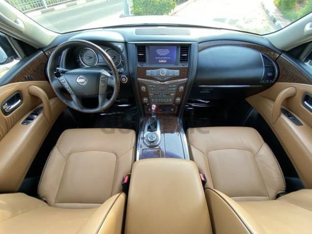 nissan-patrol-gcc-v8-320hp-full-option-big-8