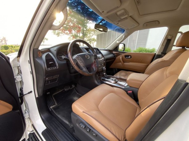 nissan-patrol-gcc-v8-320hp-full-option-big-4