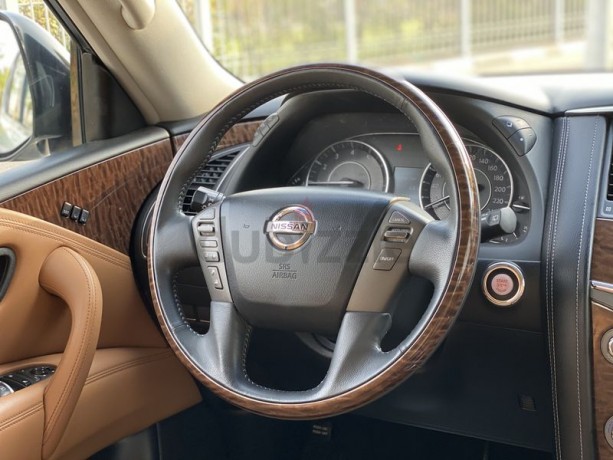 nissan-patrol-gcc-v8-320hp-full-option-big-2