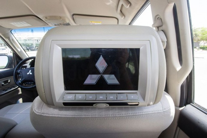 mitsubishi-pajero-2017-gcc-1110-aedmonthly-dealer-warranty-big-2