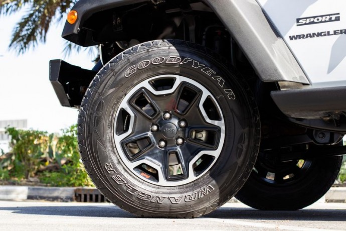 jeep-wrangler-sport-2011-gcc-assist-and-facility-in-down-payment-3365-aedmonthly-big-0