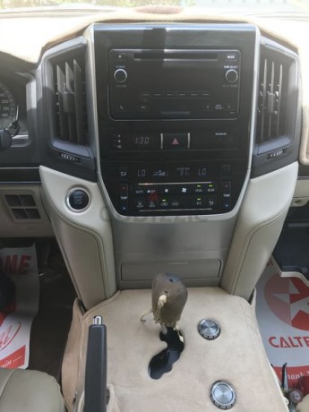 toyota-land-cruiser-gxr-2020-v6-big-9