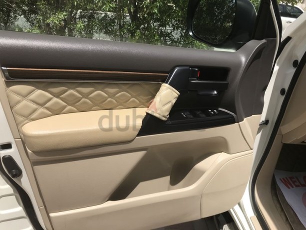 toyota-land-cruiser-gxr-2020-v6-big-3