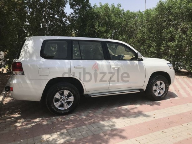 toyota-land-cruiser-gxr-2020-v6-big-1