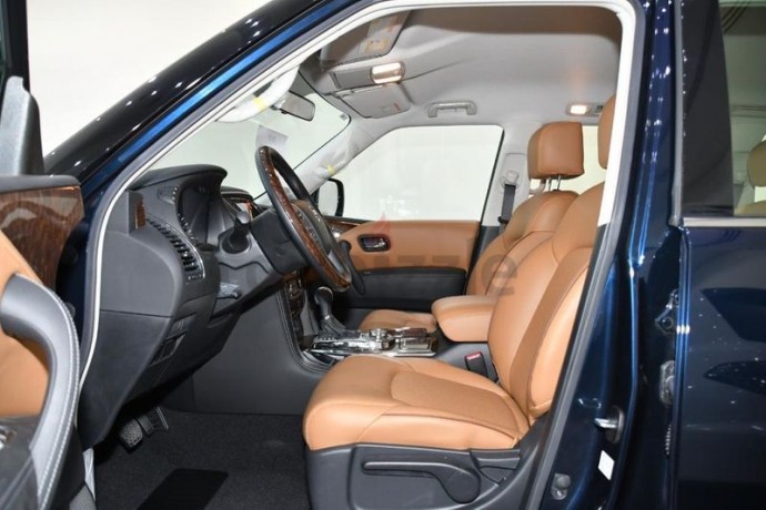 nissan-patrol-xe-platnium-upgrade-gcc-3-years-local-delar-warranty-big-0