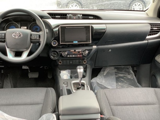 toyota-hilux-pick-up-sr5-4x4-24l-diesel-with-automatic-gear-and-push-start-big-10