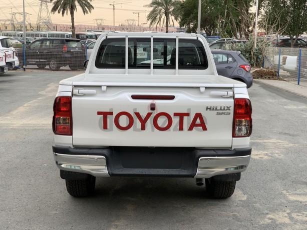 toyota-hilux-pick-up-sr5-4x4-24l-diesel-with-automatic-gear-and-push-start-big-1
