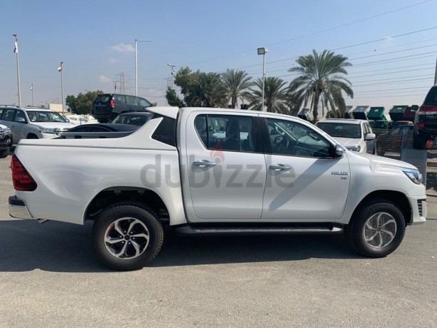 toyota-hilux-pick-up-sr5-trd-40l-v6-gasoline-with-push-start-big-16