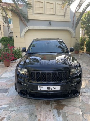 jeep-grand-cherokee-srt8-black-on-black-big-3