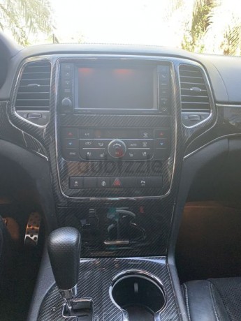 jeep-grand-cherokee-srt8-black-on-black-big-2