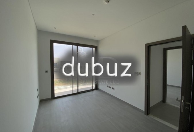 four-beds-modern-designed-large-terrace-big-12