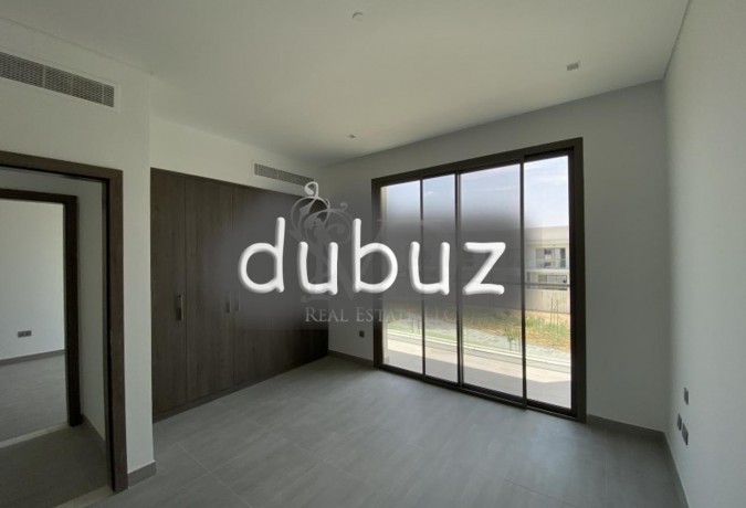 four-beds-modern-designed-large-terrace-big-7
