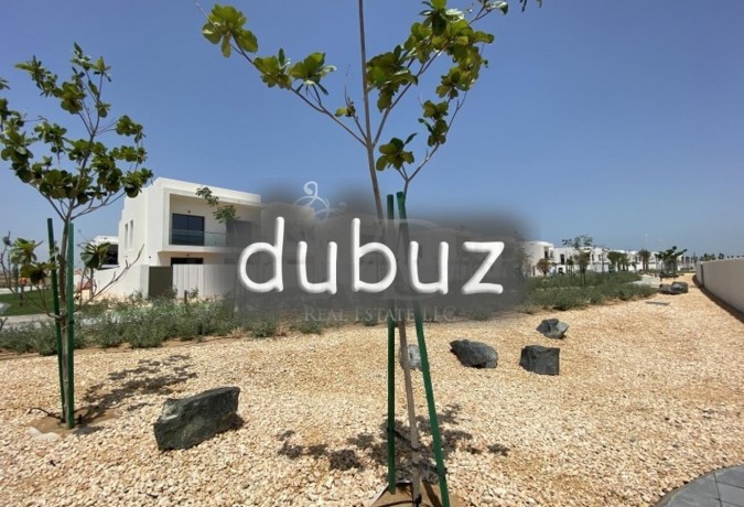 four-beds-modern-designed-large-terrace-big-2
