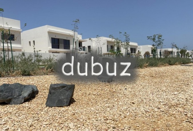 four-beds-modern-designed-large-terrace-big-1