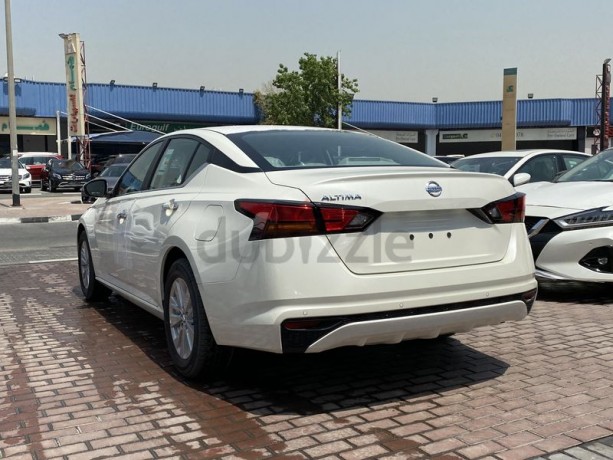 nissan-altima-s-baisc-gcc-25l-3-years-local-delar-warranty-big-11
