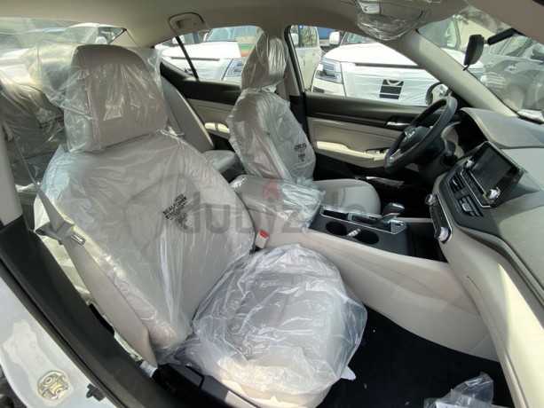 nissan-altima-s-baisc-gcc-25l-3-years-local-delar-warranty-big-8