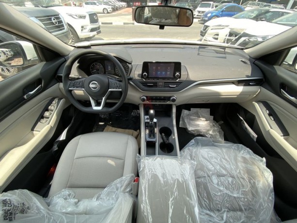 nissan-altima-s-baisc-gcc-25l-3-years-local-delar-warranty-big-4