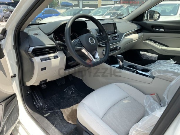 nissan-altima-s-baisc-gcc-25l-3-years-local-delar-warranty-big-3