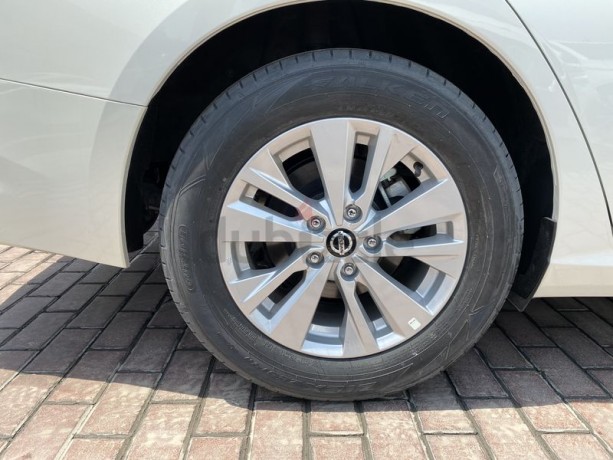 nissan-altima-s-baisc-gcc-25l-3-years-local-delar-warranty-big-2