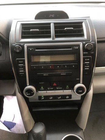 2013-toyota-camry-big-6