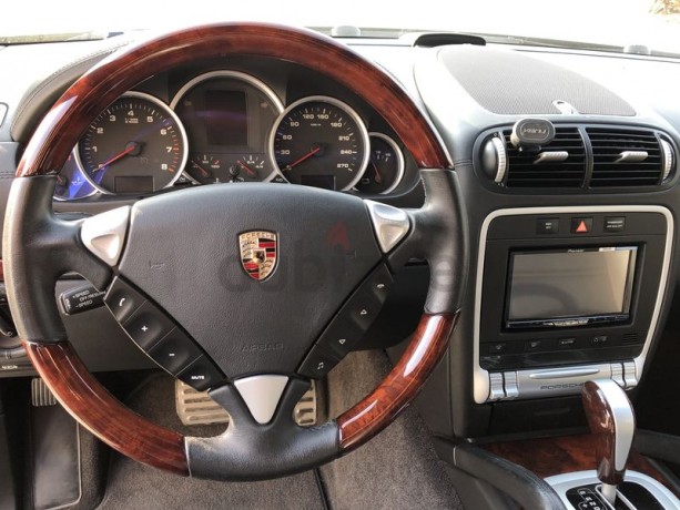 porsche-cayenne-s-big-0