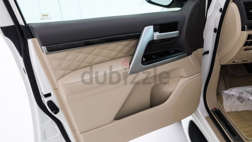 model-2019-v8-engine-381-hp-18-alloy-wheels-k4078415-big-6
