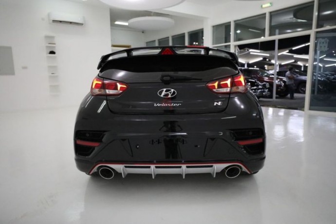 model-2019-v4-engine-147-hp-20l-18-alloy-wheels-u002112-big-8