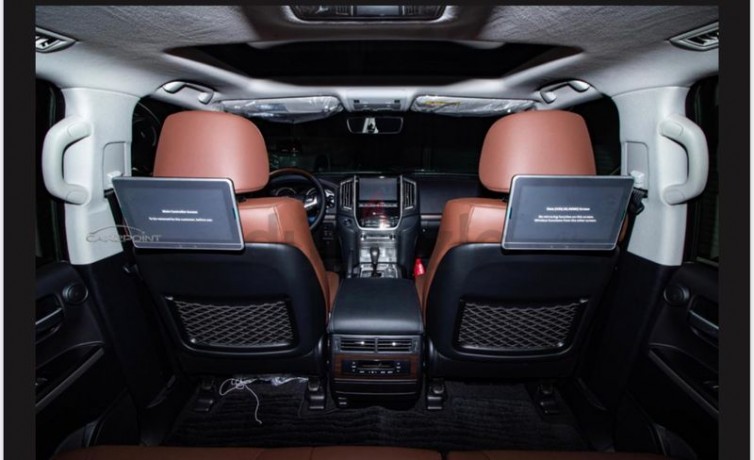 land-cruiser-vxr-57l-gt-2020-petrol-big-11