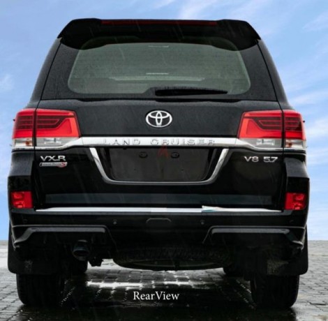 land-cruiser-vxr-57l-gt-2020-petrol-big-0