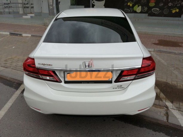 honda-civic-18-i-vtec-2014-model-gcc-specs-white-color-first-owner-free-accident-with-42000-km-big-14