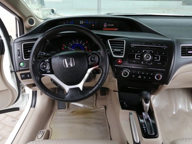 honda-civic-18-i-vtec-2014-model-gcc-specs-white-color-first-owner-free-accident-with-42000-km-big-6