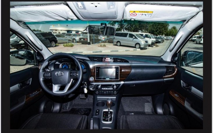 toyota-hilux-27l-4x4-dc-at-petrol-2020-big-7
