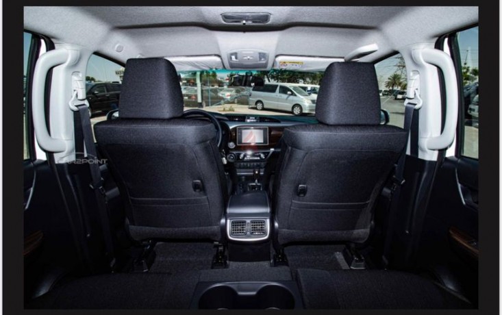 toyota-hilux-27l-4x4-dc-at-petrol-2020-big-2