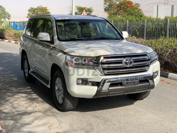 toyota-land-cruiser-gxr-2020-offers-big-11