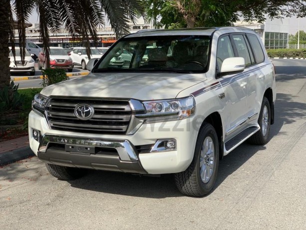 toyota-land-cruiser-gxr-2020-offers-big-9