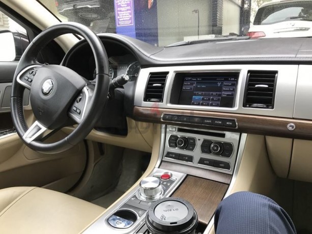 xf-2014-model-gcc-specs-very-clean-low-mileage-jaguar-service-history-big-4