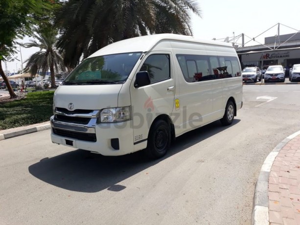 toyota-hiace-highroof-bus-seater-2016-gcc-full-service-history-big-6