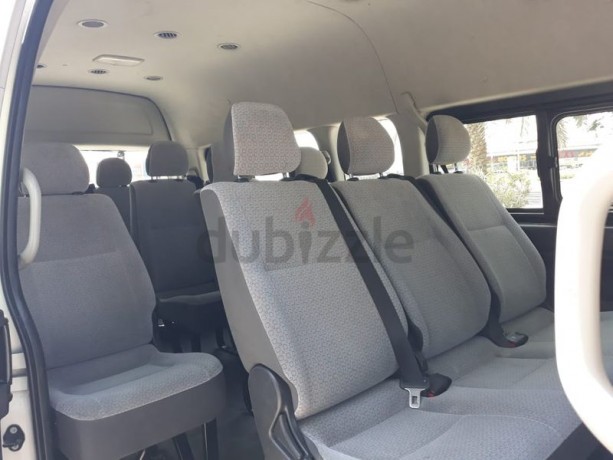 toyota-hiace-highroof-bus-seater-2016-gcc-full-service-history-big-4