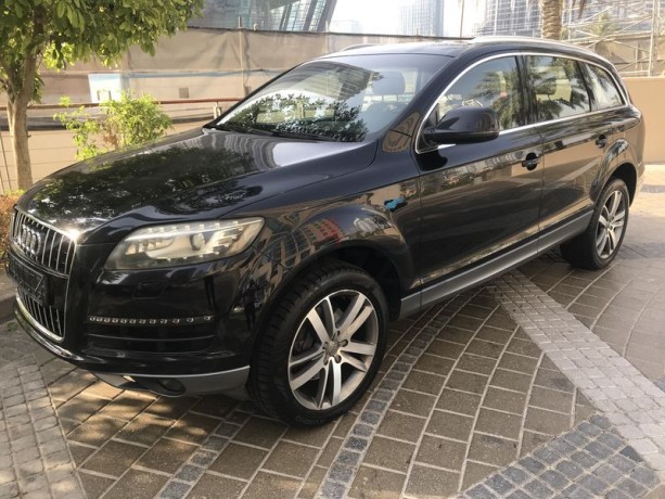 beautiful-black-audi-q7-2013-gcc-big-7
