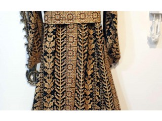 
                        ثوب نسائي مطرز                                            