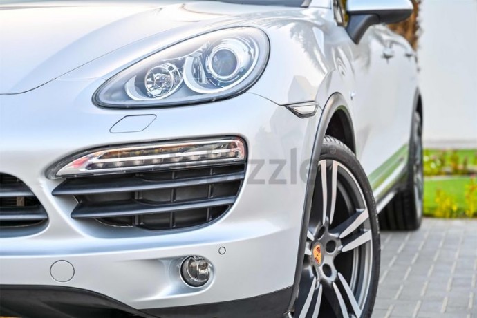 aed-2135-per-month-0-dp-porsche-cayenne-s-hybrid-fully-loaded-big-16