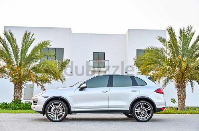 aed-2135-per-month-0-dp-porsche-cayenne-s-hybrid-fully-loaded-big-13