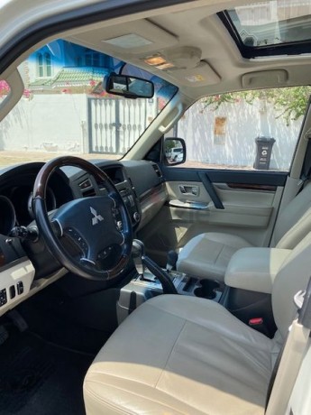 mitsubishi-pajero-2014-gcc-spec-all-original-no-accident-excellent-condition-big-10