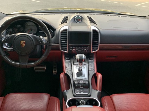 porsche-cayenne-gts-2014-gcc-big-2