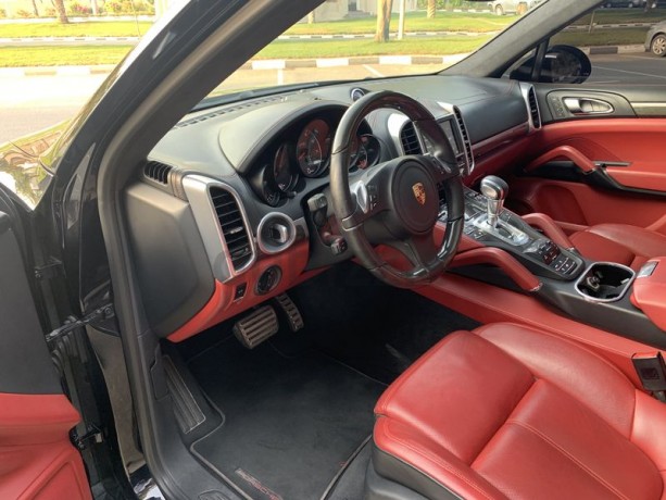 porsche-cayenne-gts-2014-gcc-big-0