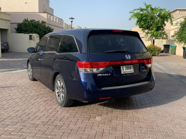 2014-honda-odyssey-touring-impeccable-beautiful-big-12