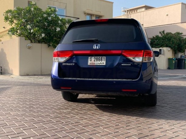 2014-honda-odyssey-touring-impeccable-beautiful-big-11