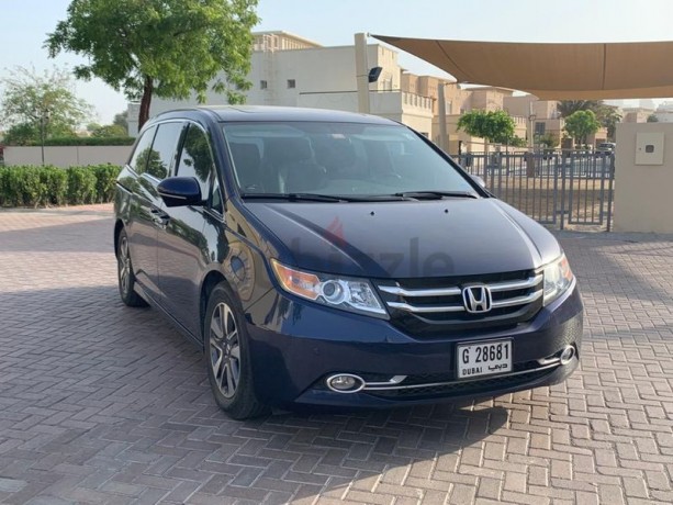 2014-honda-odyssey-touring-impeccable-beautiful-big-8