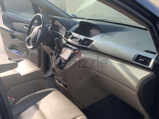 2014-honda-odyssey-touring-impeccable-beautiful-big-5